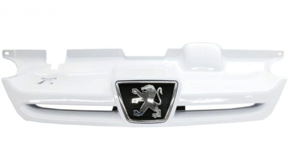 تصویر از جلو پنجره پارس سفید