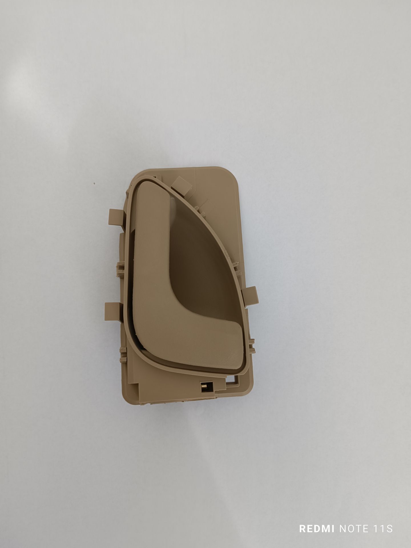 تصویر از دستگیره داخلی 405 و پارس سال بژ روشن فرنام راست