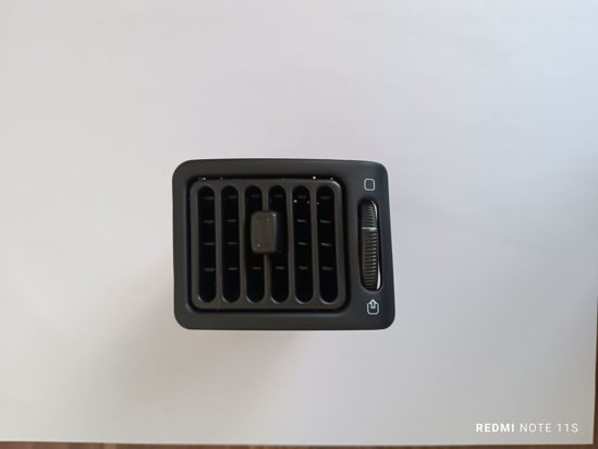 تصویر از دریچه هوا جلو داشبورد 405 فرنام چپ