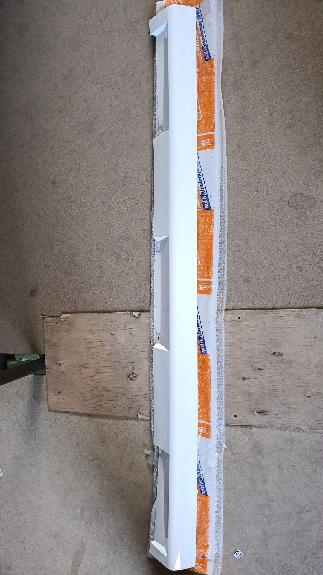 تصویر از فلاپ رکاب دنا _ دنا پلاس سفید نفیس خودرو  راست